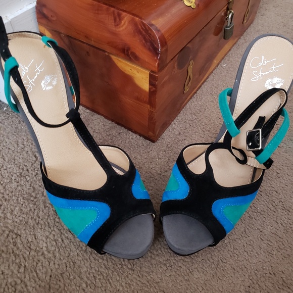 Sexy Carlos Santana Heels - Picture 2 of 3
